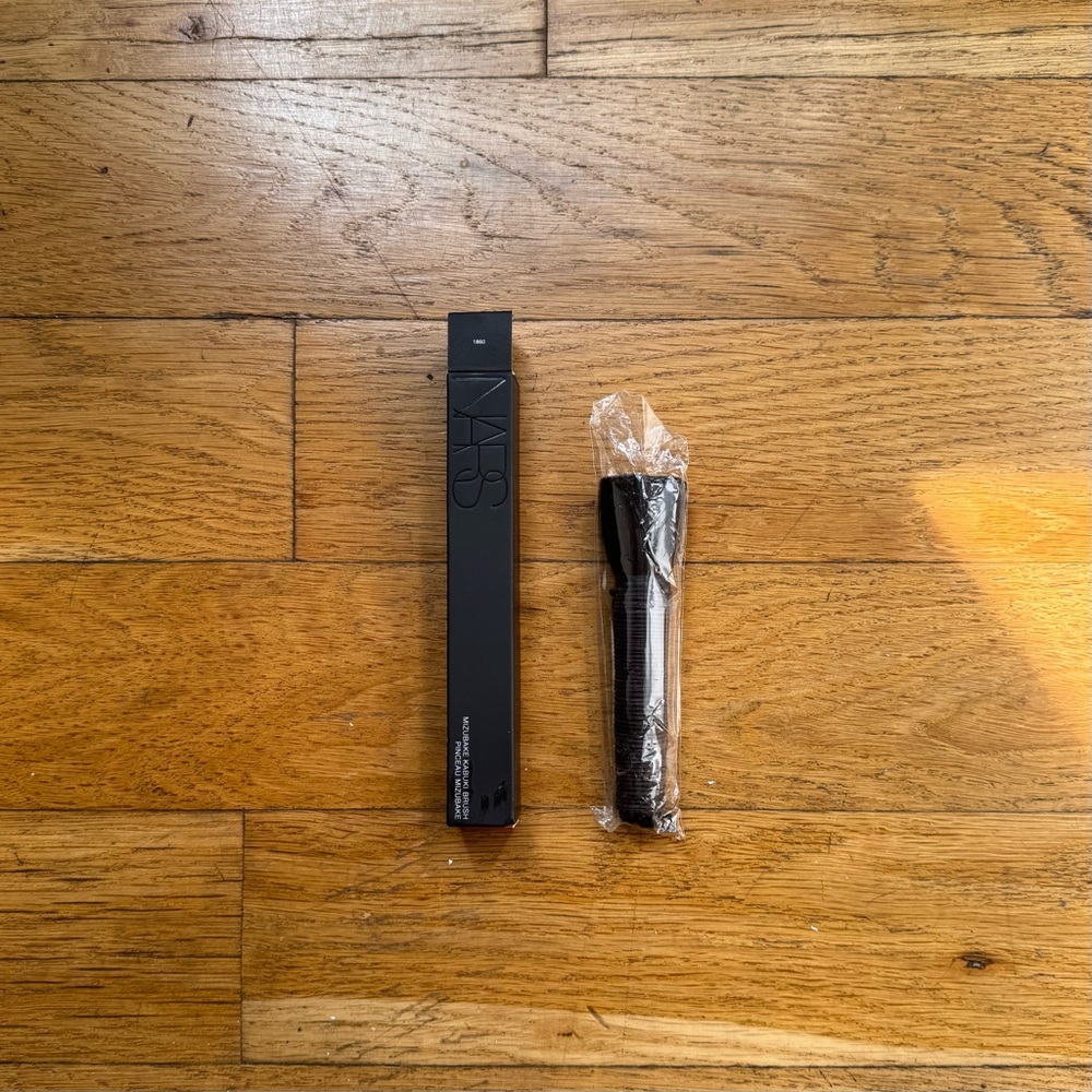 NWT NARS Cosmetics Mizubake Kabuki brush (O/S)